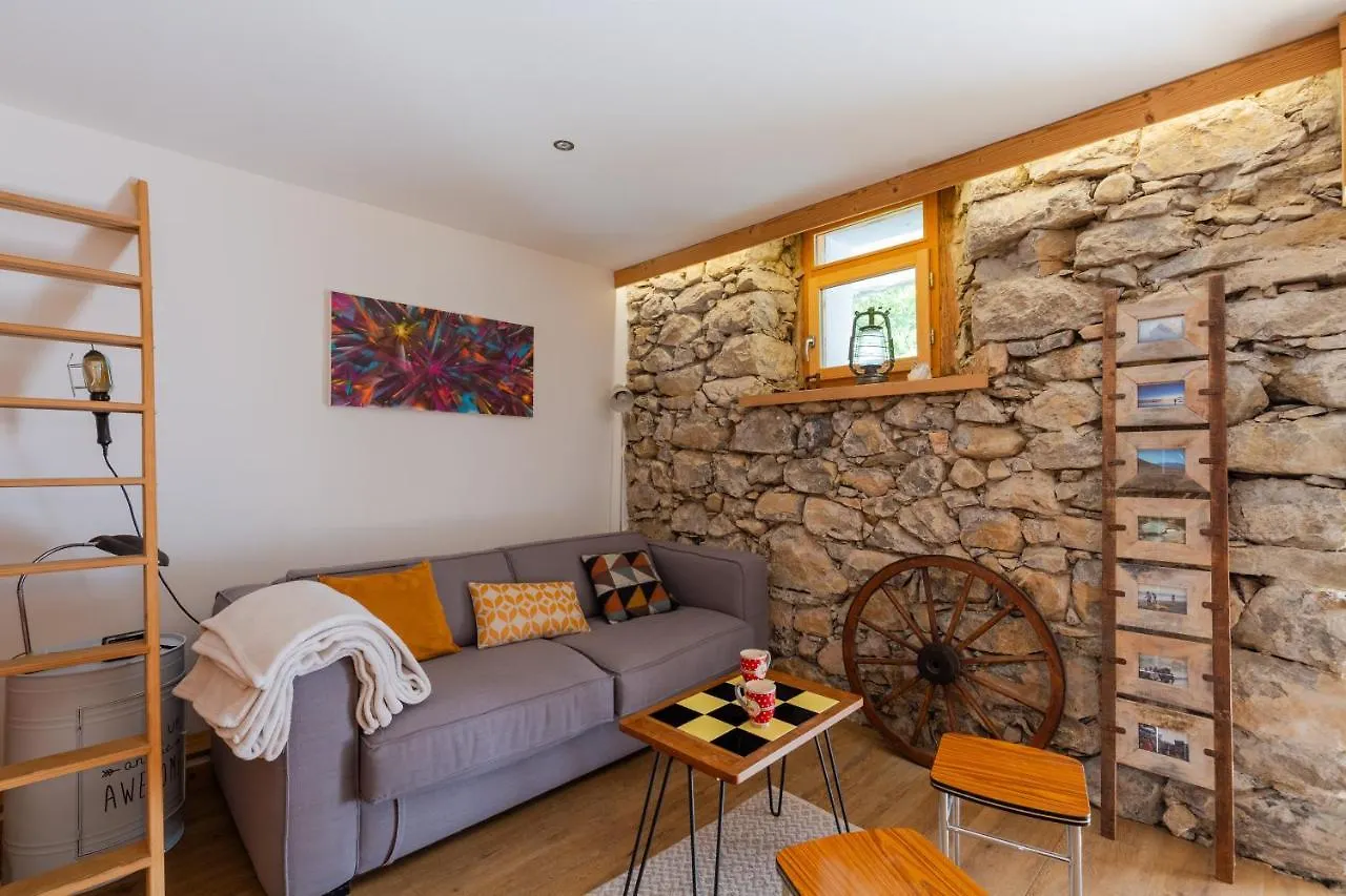 Quiet And Authentic Mountain Chalet Saint-Pierre-en-Faucigny